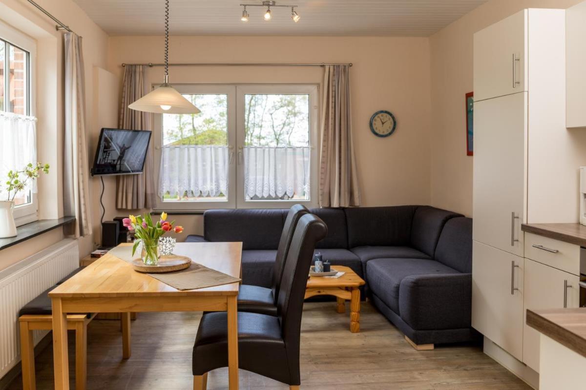Appartement Friesenhof Janssen - Urlaub Auf Dem Bauernhof à Neuharlingersiel Extérieur photo