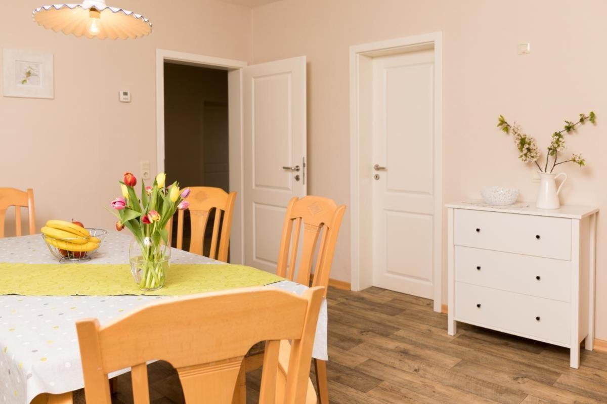 Appartement Friesenhof Janssen - Urlaub Auf Dem Bauernhof à Neuharlingersiel Extérieur photo