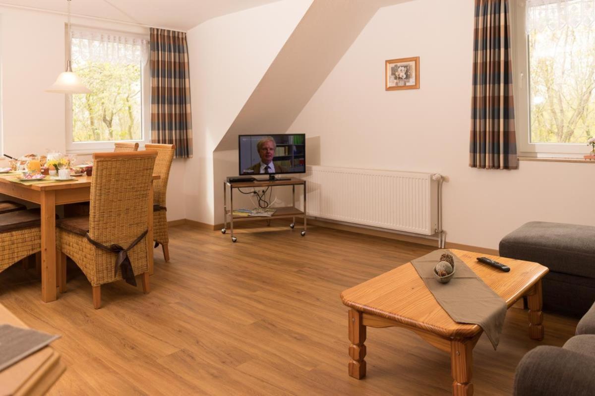 Appartement Friesenhof Janssen - Urlaub Auf Dem Bauernhof à Neuharlingersiel Extérieur photo
