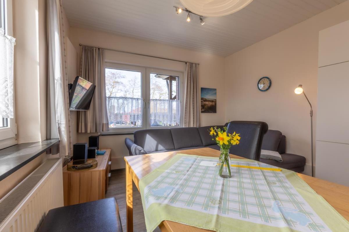 Appartement Friesenhof Janssen - Urlaub Auf Dem Bauernhof à Neuharlingersiel Extérieur photo