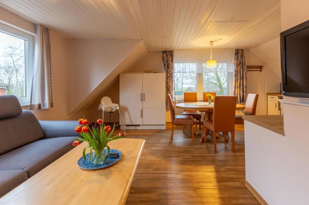 Appartement Friesenhof Janssen - Urlaub Auf Dem Bauernhof à Neuharlingersiel Extérieur photo